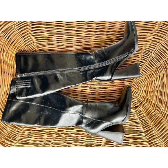 knee high black boots - Picture 7 of 8